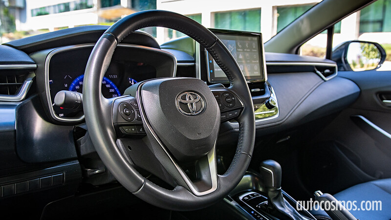 Test Drive Toyota Corolla Hybrid 2021