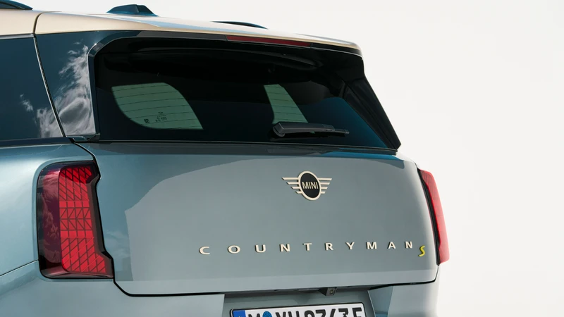 (-) EMBARGO MINI Countryman 2024