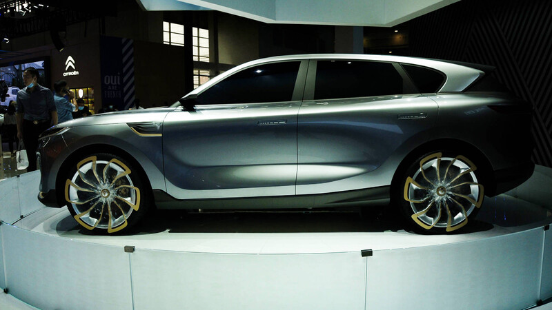 VOYAH i-FREE y i-LAND