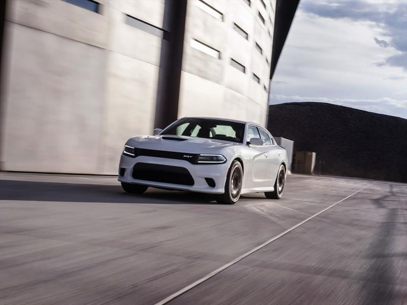 Dodge Charger SRT Hellcat 2015
