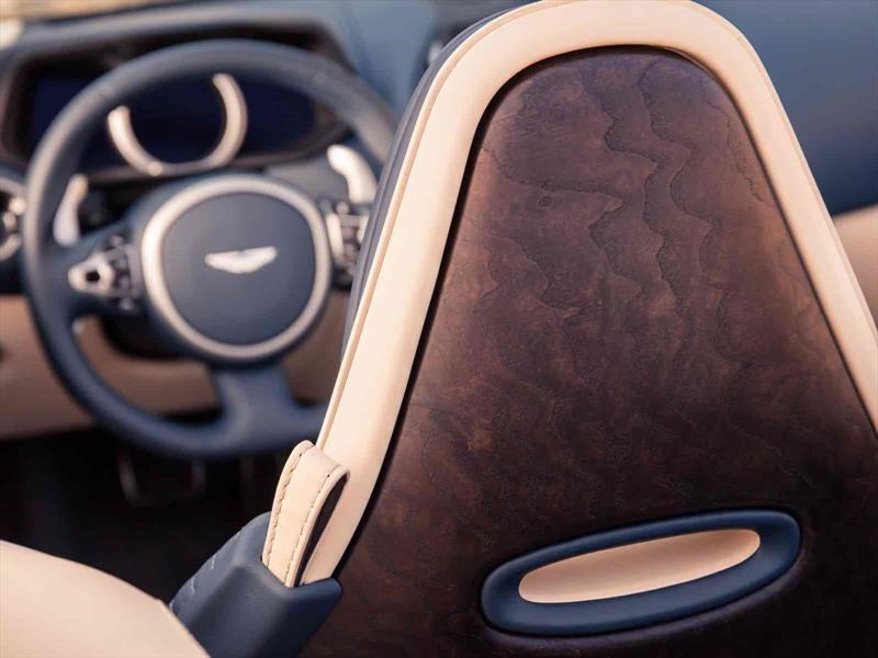 Aston Martin DB11 Volante