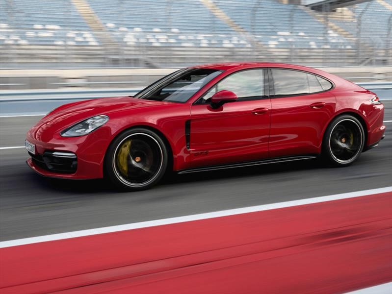 Porsche Panamera GTS 2019