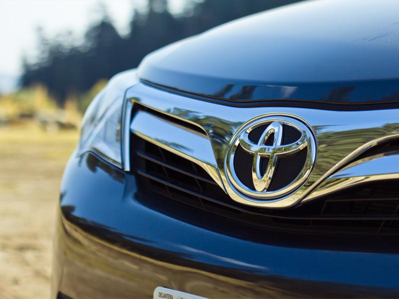 Toyota Camry V6 2012 prueba