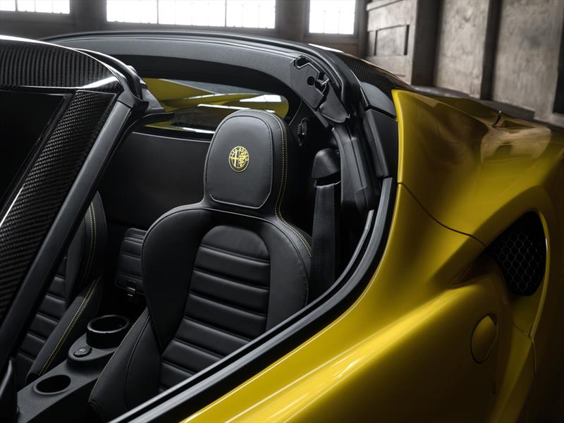 Alfa Romeo 4C Spider 2015