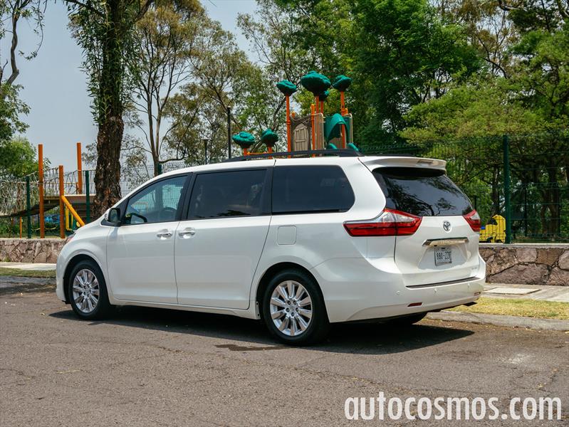 Toyota Sienna 2015