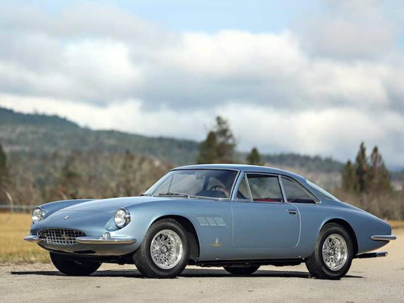 Ferrari 500 Superfast 1965 