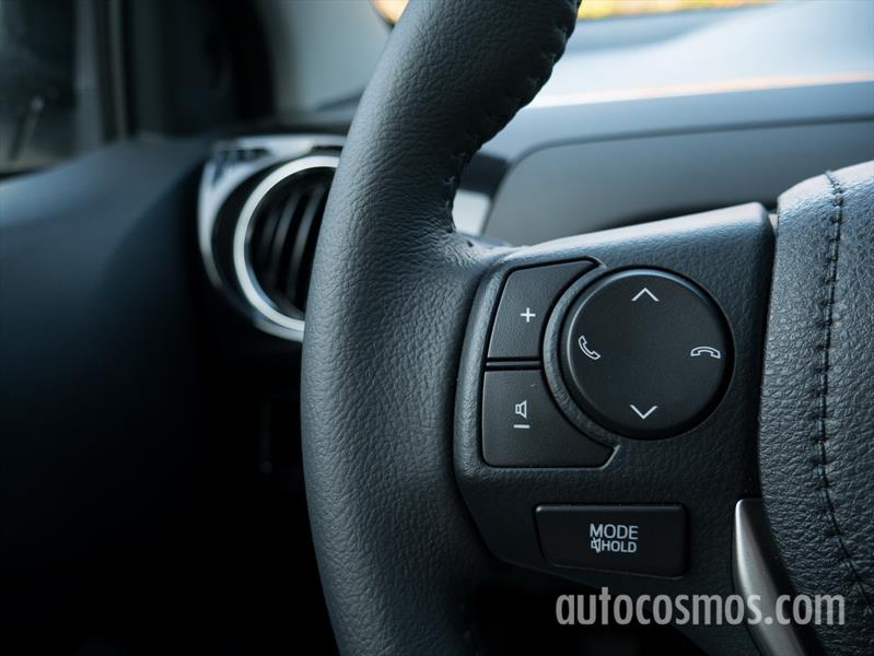 Prueba al renovado Toyota Etios 2016