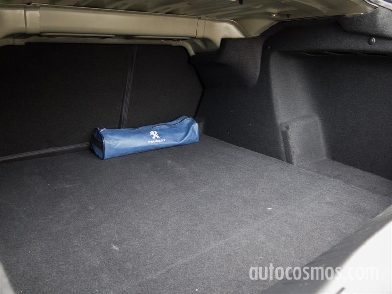 Peugeot 408 THP a prueba