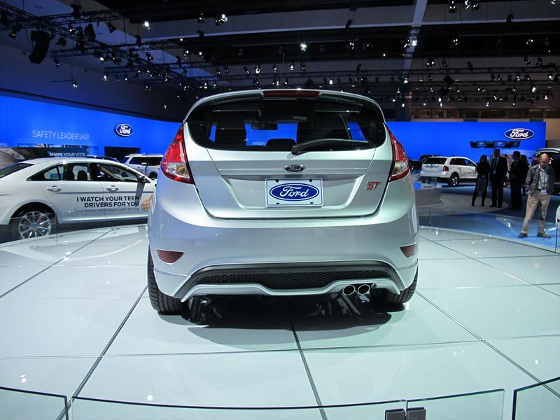 Ford Fiesta ST 2014 en el Salón de Los Ángeles