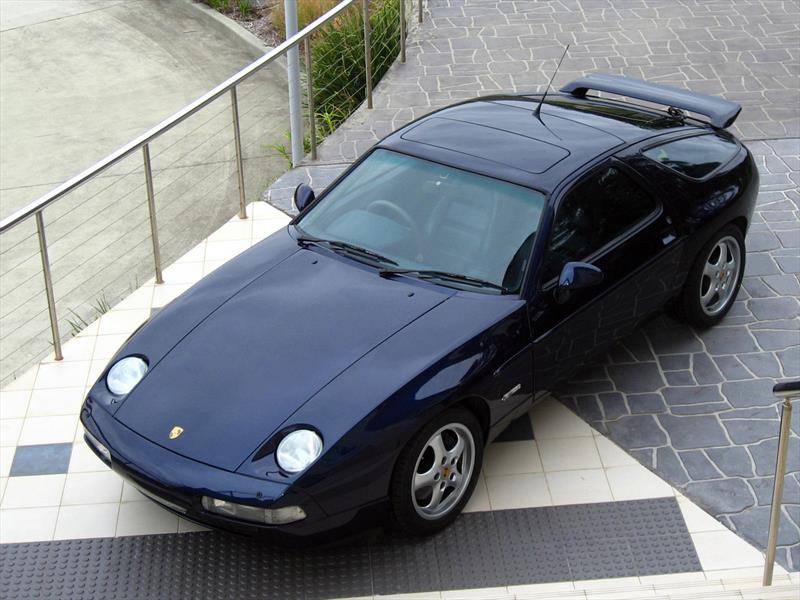 Porsche 928
