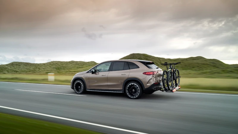 Mercedes-Benz EQE SUV