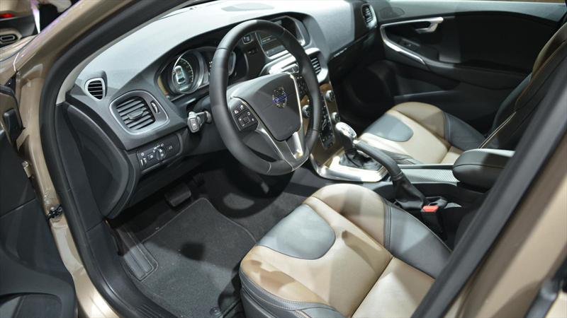 Volvo V40 Cross Country en parís 2012