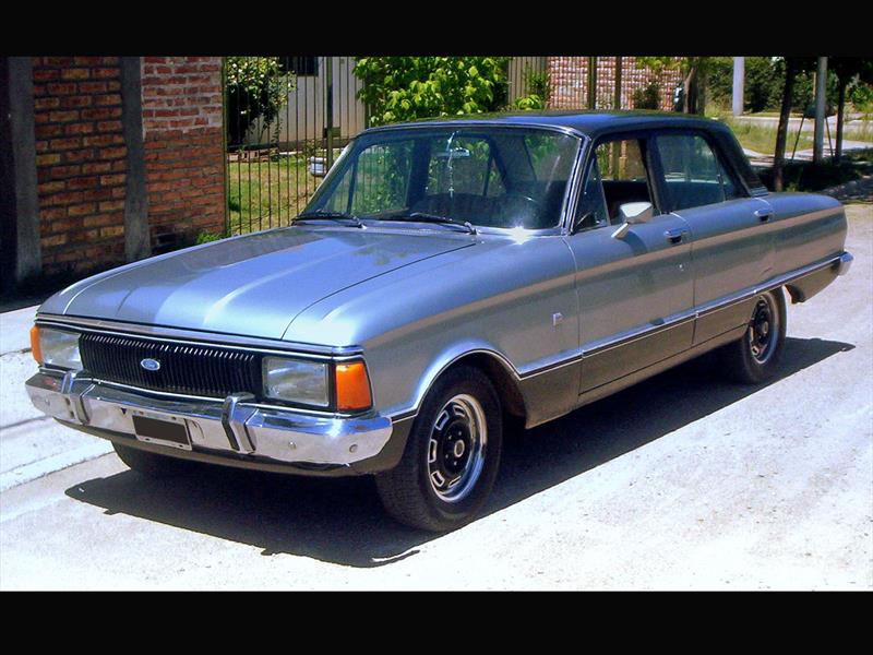 Extra 2: Ford Falcon
