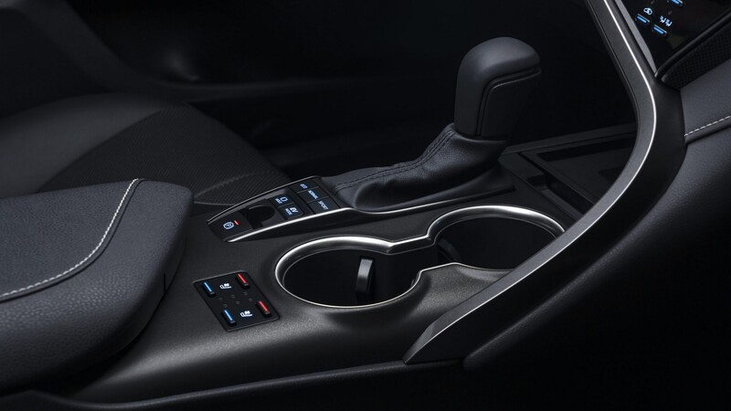 Toyota Camry 2021