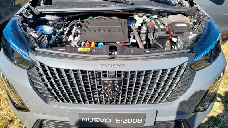Peugeot E-2008 en Argentina