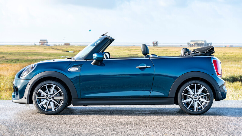 MINI Cooper S Convertible Sidewalk 2020