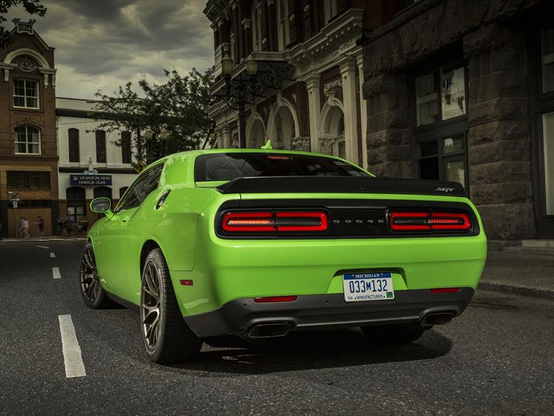 Dodge Challenger SRT Hellcat 2015