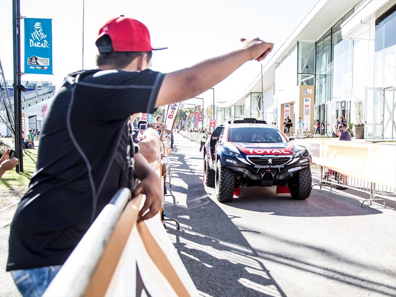 Dakar 2015: Revisión técnica y arranque