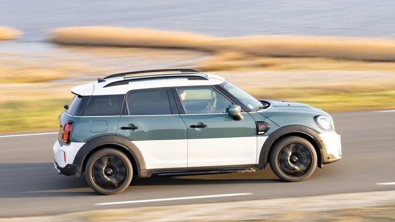 MINI Cooper S Countryman ALL4 Uncharted 2024