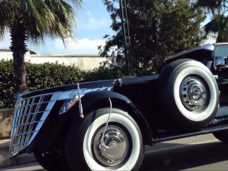 Jeep Wrangler convertido en espantomóvil