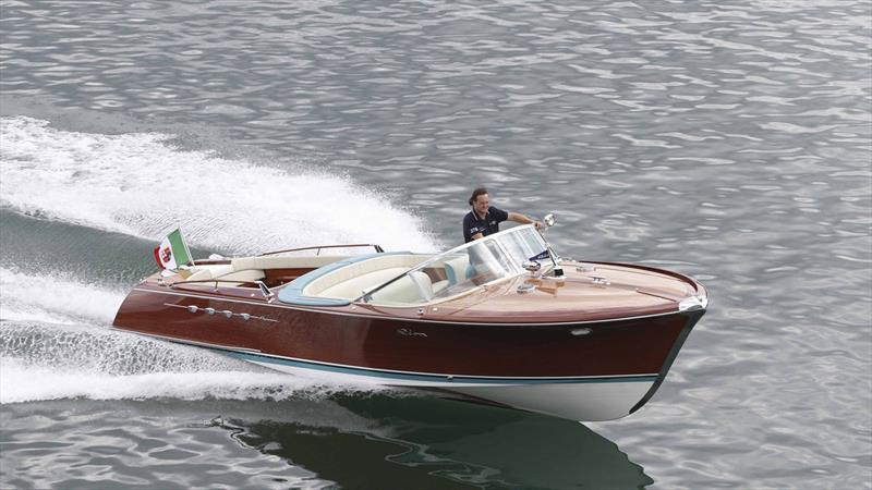 Riva Aquarama Lamborghini con dos V12