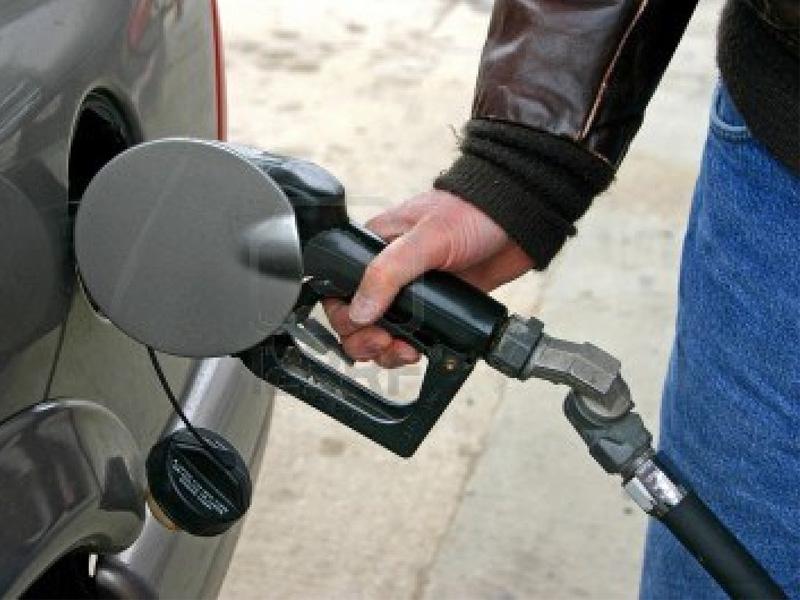 Mecer el auto cuando se llena el tanque