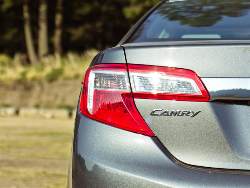 Toyota Camry XLE V6 2012