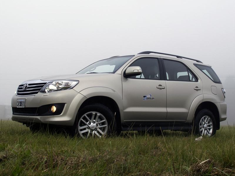 Prueba Toyota SW4 Nafta