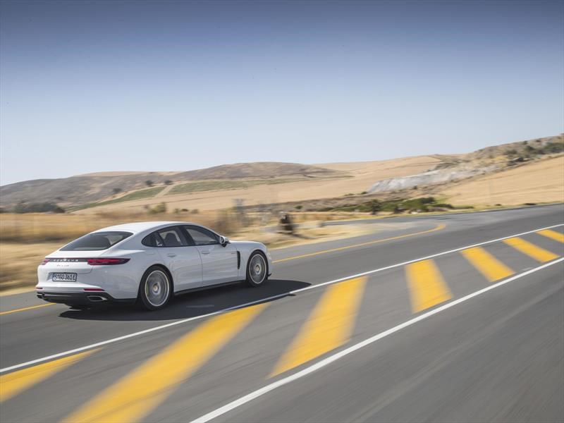 Porsche Panamera 4 E-Hybrid