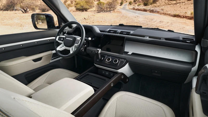 Land Rover Defender 130 2023