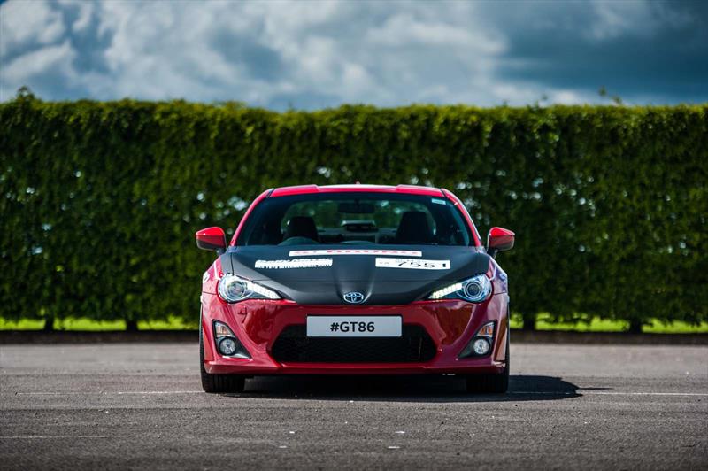 Toyota rinde tributo a su pasado deportivo