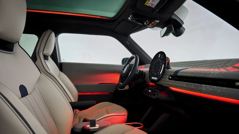 (-) EMBARGO MINI Cooper EV 2024