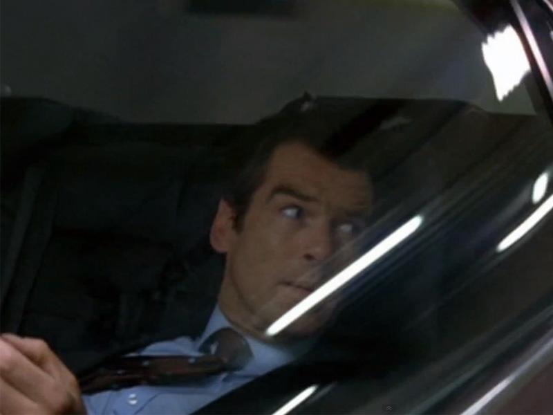 Top 10: BMW 750iL de Bond