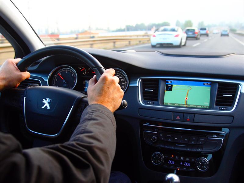 Peugeot Chile Lanzamiento gama GPS 2013