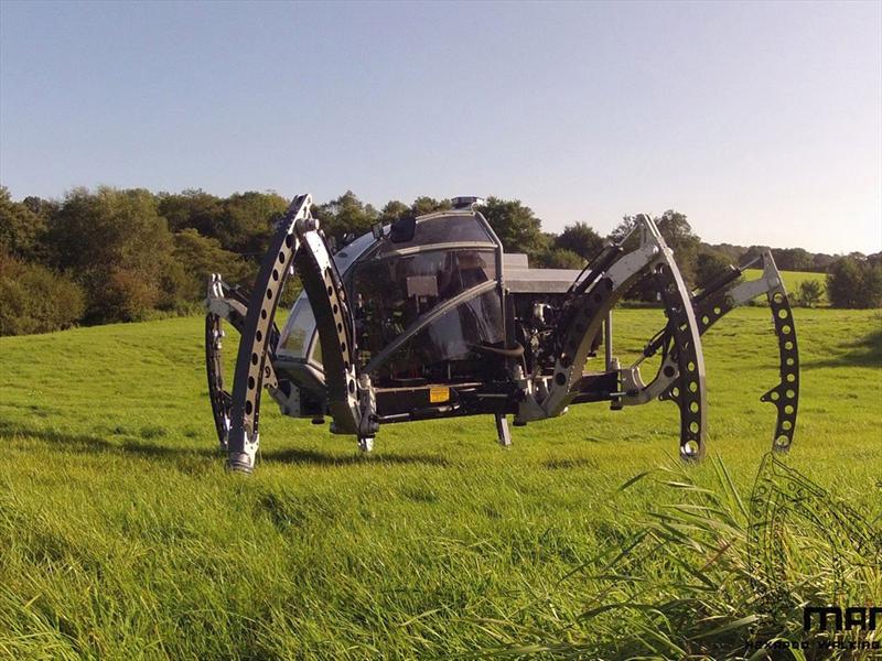 Mantis araña gigante robótica