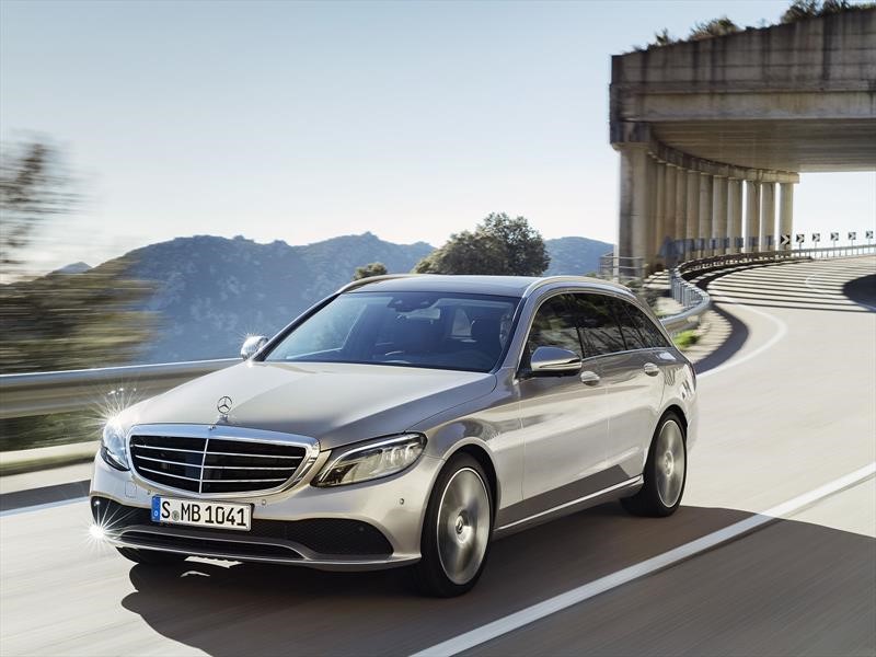 Mercedes-Benz Clase C se actualiza