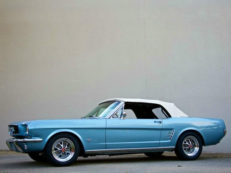 Mustang por Revology Cars