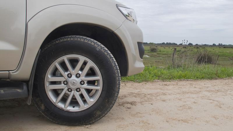 Toyota Hilux SW4 a prueba