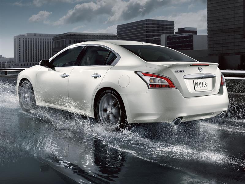 Nismo hace mashup con modelos de Nissan