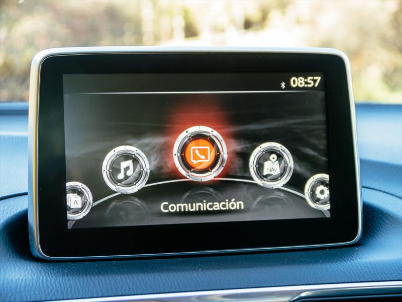 Mazda3 sedán 2014
