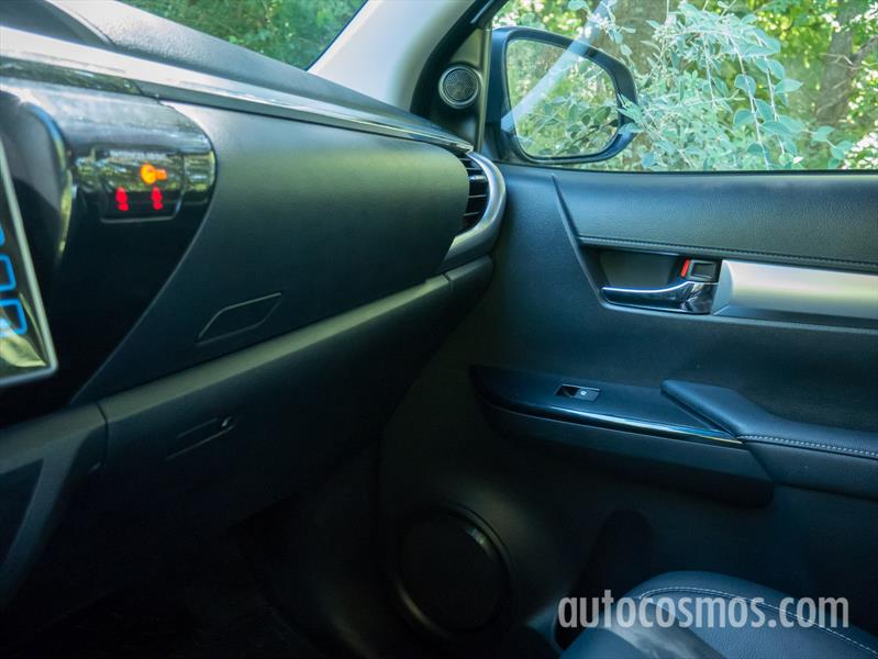 Nueva Toyota Hilux a prueba