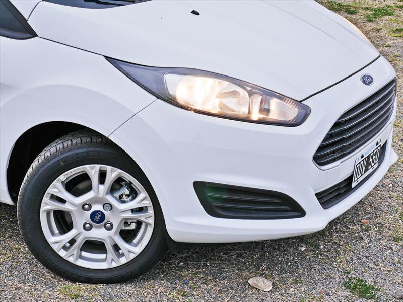 Ford Fiesta Kinetic hecho en Brasil a prueba