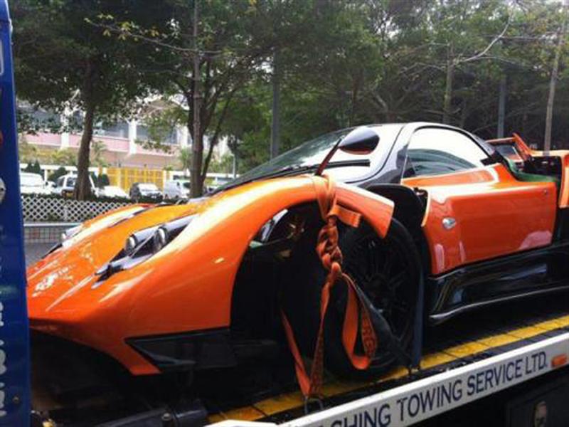 Pagani Zonda F Destruido