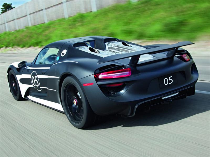 (-) El Porsche 918 Spyder