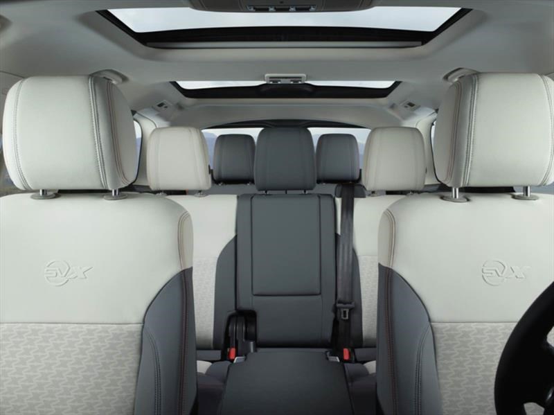 Land Rover Discovery SVX 2018