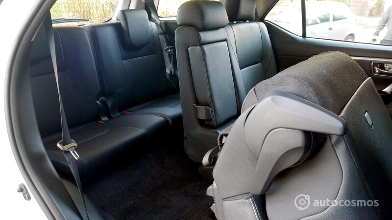 Test Drive Toyota Hilux 2021