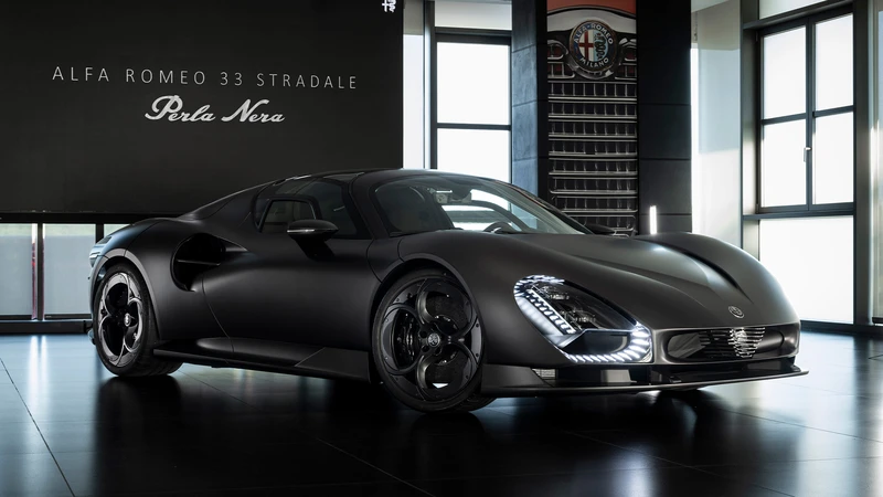 Alfa Romeo 33 Stradale Perla Nera