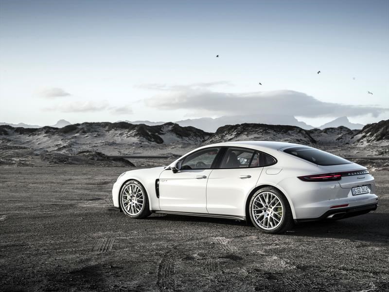Porsche Panamera 4 E-Hybrid