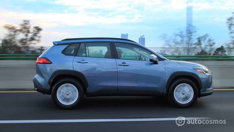 Toyota Corolla Cross 2022, prueba