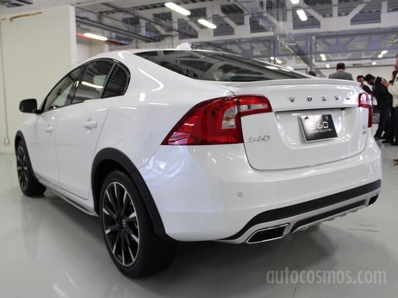 Volvo S60 y V60 Cross Country 2016 llegan a México